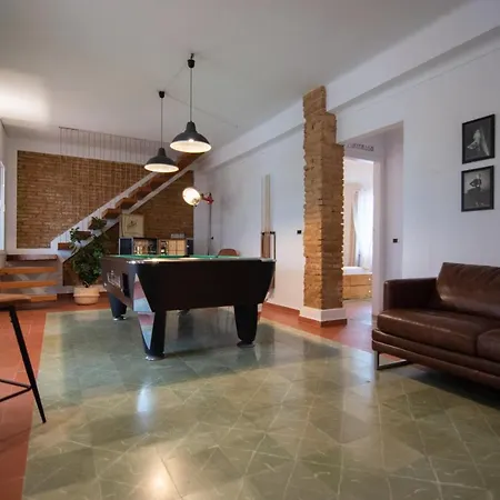 Del Riu Villa